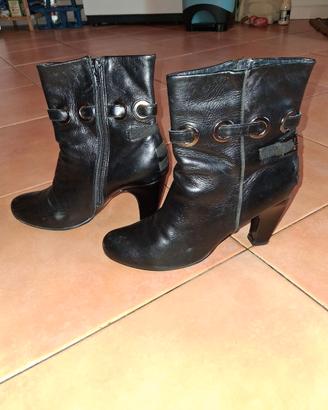 Stivaletti Tronchetti neri Donna Vera Pelle N.39