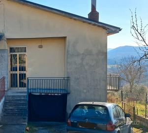 Appartamento a montemiletto con terreno agricolo