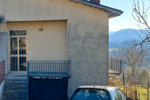 Appartamento a montemiletto con terreno agricolo