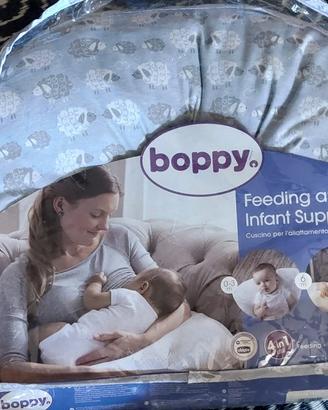 Cuscino Boppy per allattamento e sostegno neonato