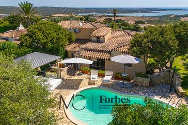 Stintino - Villa bifamiliare con piscina e vista m