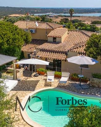Stintino - Villa bifamiliare con piscina e vista m