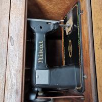 Macchiana da cucire antica