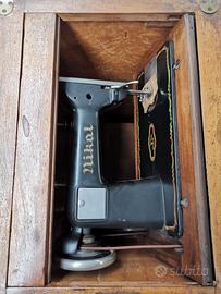 Macchiana da cucire antica