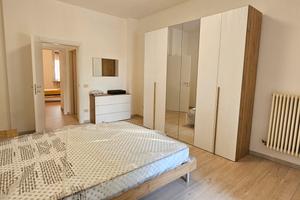 Stanza per ragazze difronte all'osp. maggiore