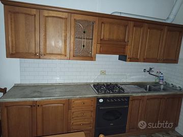 cucina lineare 350+150 + tavolo sedie ecc...