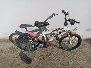 Bicicletta con rotelle