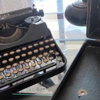 macchina da scrivere Astoria vintage