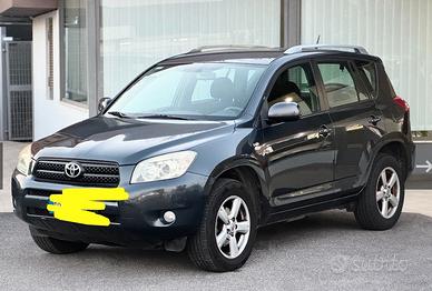 TOYOTA RAV4 2.2 D 4D