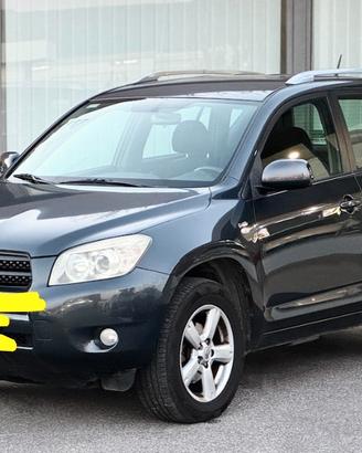 TOYOTA RAV4 2.2 D 4D