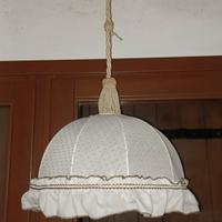lampadario vintage in tessuto con telaio in ferro