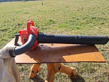 Aspiratore e tritatore per foglie