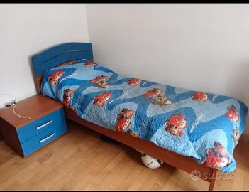 Letto singolo+comodino