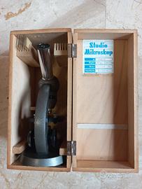 Microscopio vintage marca Studio