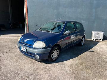 Renault Clio 1.2 Benz 3 porte NEOPATENTATI