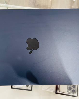 MacBook Air 13 2022 M2 8-1TB usato