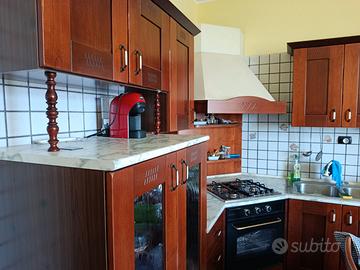 Cucina in legno massello