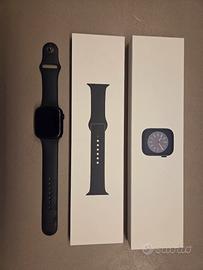 Apple Watch Series 8 con cassa da 45mm