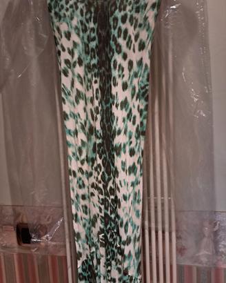 abito con ampia scollatura 