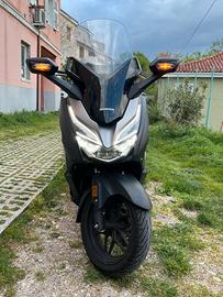 Honda Forza 300 Deluze