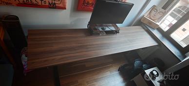 Scrivania elettrica regolabile in altezza