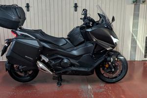 Honda Forza 750
