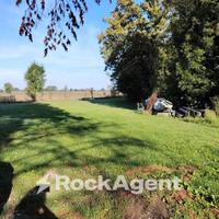 Casa indipendente con giardino, bosco e magazzino