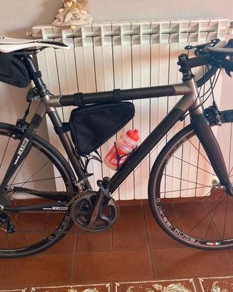 Bicicletta da strada carbonio/titanio