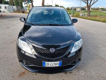 LANCIA Y ECO CHIC METANO