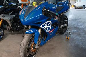 YAMAHA R1 PRONTO PISTA