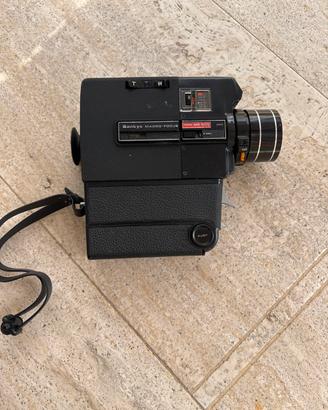 Cinepresa vintage Sankyo Super MF-303 con CUSTODIA