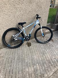 GIANT TALON 2 WHELLIE BIKE