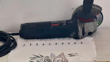 Smerigliatrice  BOSH angolare 900Watt