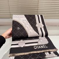 Sciarpe Firmate: Pezzi Unici in Stato Perfetto