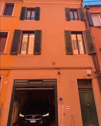 PRIVATO VENDE Casa centro storico Garage Corte