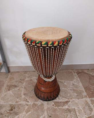 Djembe africano artigianale