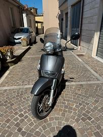 Aprilia Scarabeo 500 light