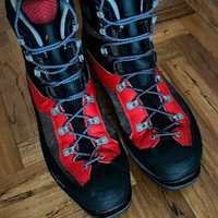 Scarponi da trekking invernale e alpinismo