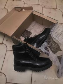 Timberland unisex nuove in vernice nera 41.5