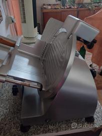Affettatrice in acciaio inox