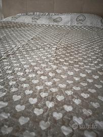 Copriletto matrimoniale shabby. Nuovo.