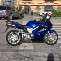 Honda VFR 800 vtec 22000 fmi  scambi0