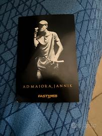 Autografo più pallina autografata da Sinner