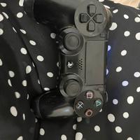 Play station 4 pro con piu di 30 giochi  dentro