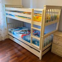 Letto a castello in legno bianco con 3 letti