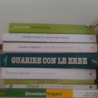 Libri cucina vegana e vari titoli sul benessere