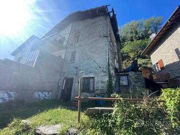 Rustico / Casale di 127 m² a Sorico