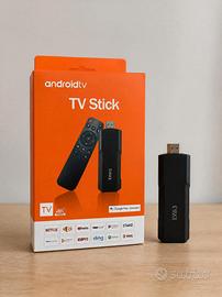 Android TV Stick 4K con telecomando e confezione