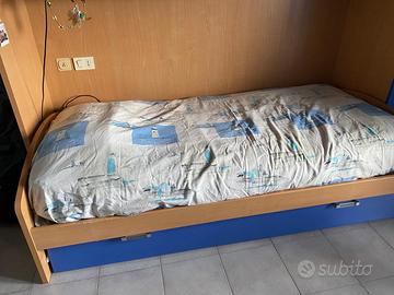 Letto singolo con letto per ospiti a cassettone