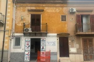 Accogliente 3 vani + terrazzo sovrastante